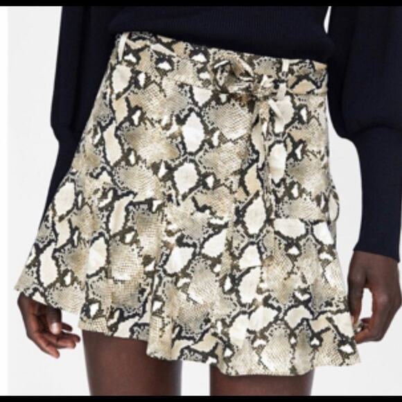 Zara Basic skirt snake/python print fit flare tie waisted skirt mini size M - Picture 1 of 16